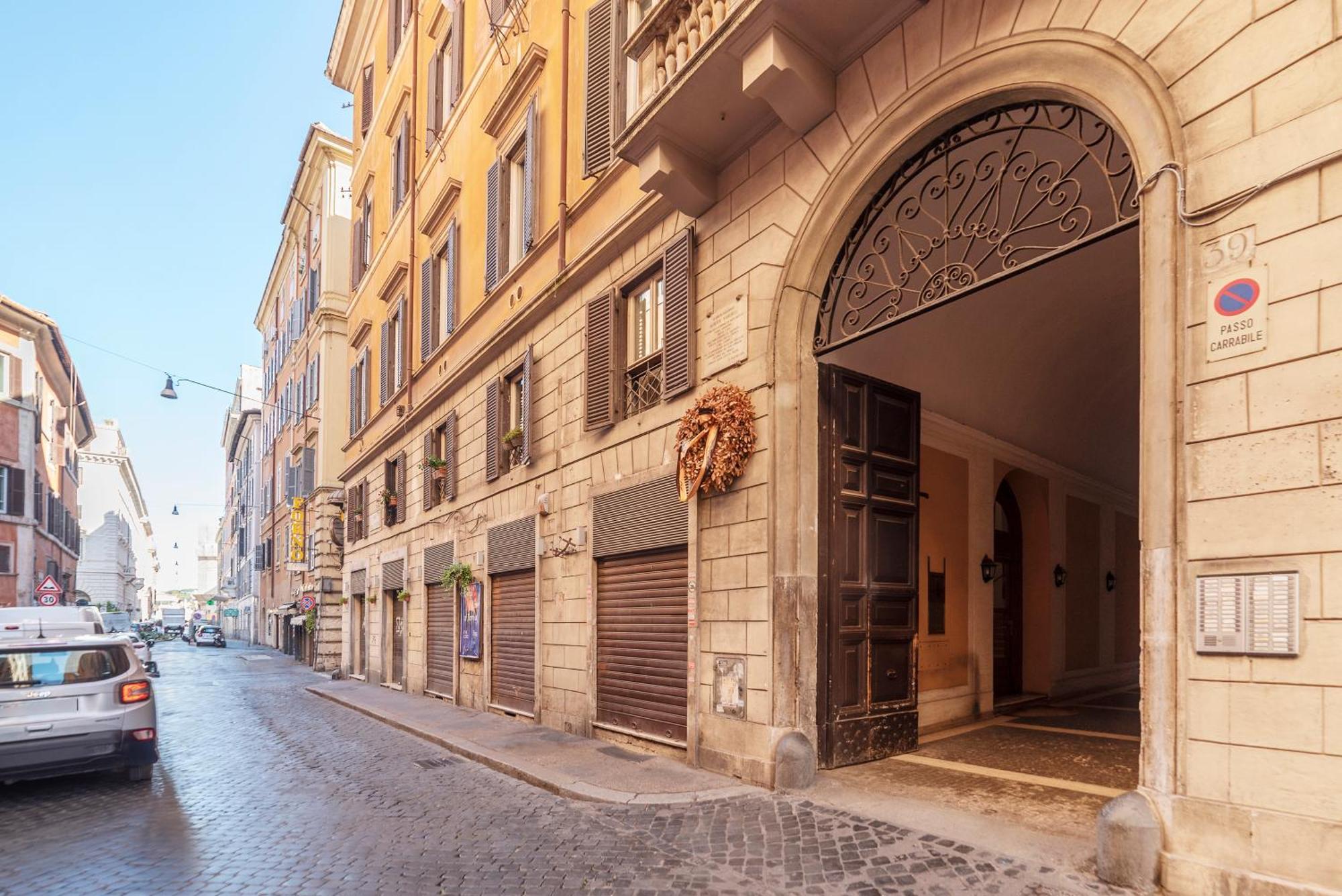 The Charming House - Pantheon Apartment *